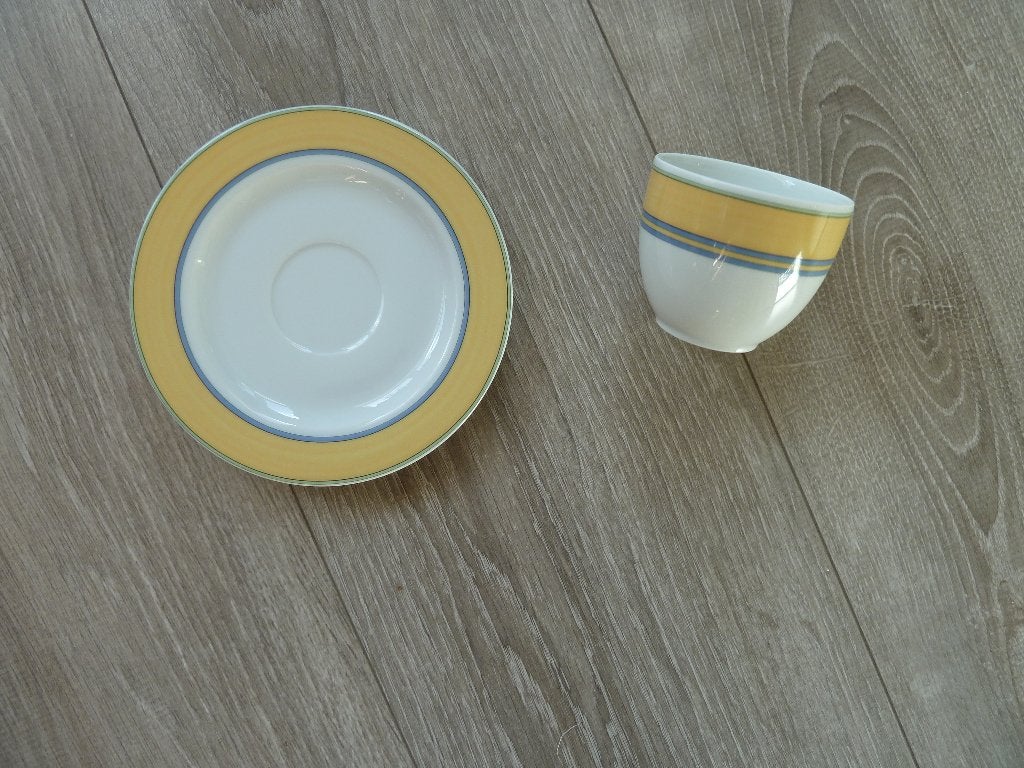 Verschillende koffie en kopjes, Gebruikt, Ophalen of Verzenden, Overige stijlen, Kop(pen) en/of Schotel(s)