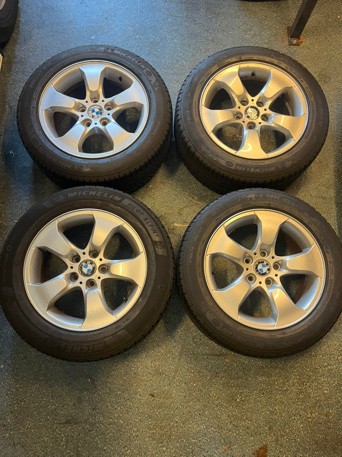 17” Michelin winterset 235/55 BMW X3 E83 F25 5x120, Ophalen, Gebruikt, Banden en Velgen, 17 inch