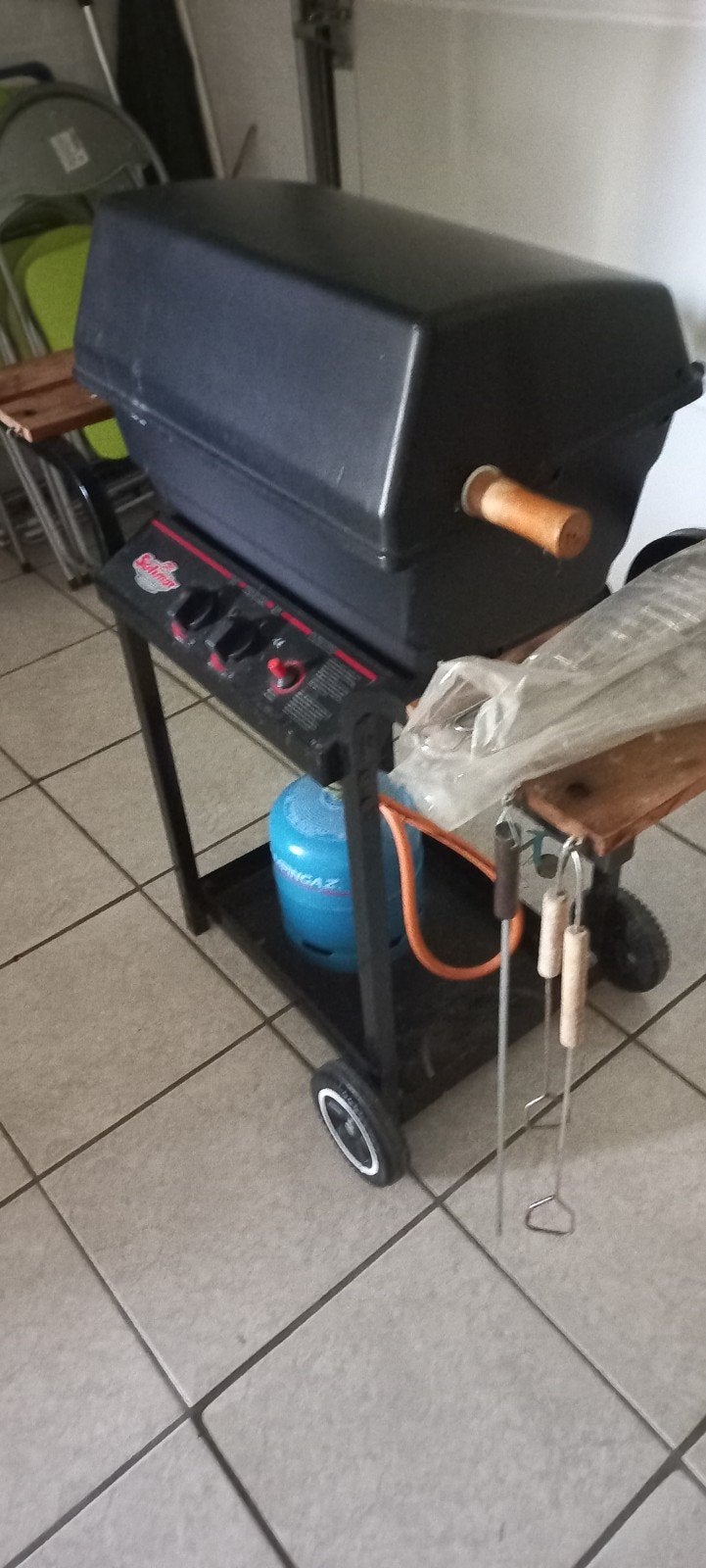 Gasbarbecue met 2 gasflessen - Ideaal voor de zomer!, Ophalen, Gebruikt, Onbekend