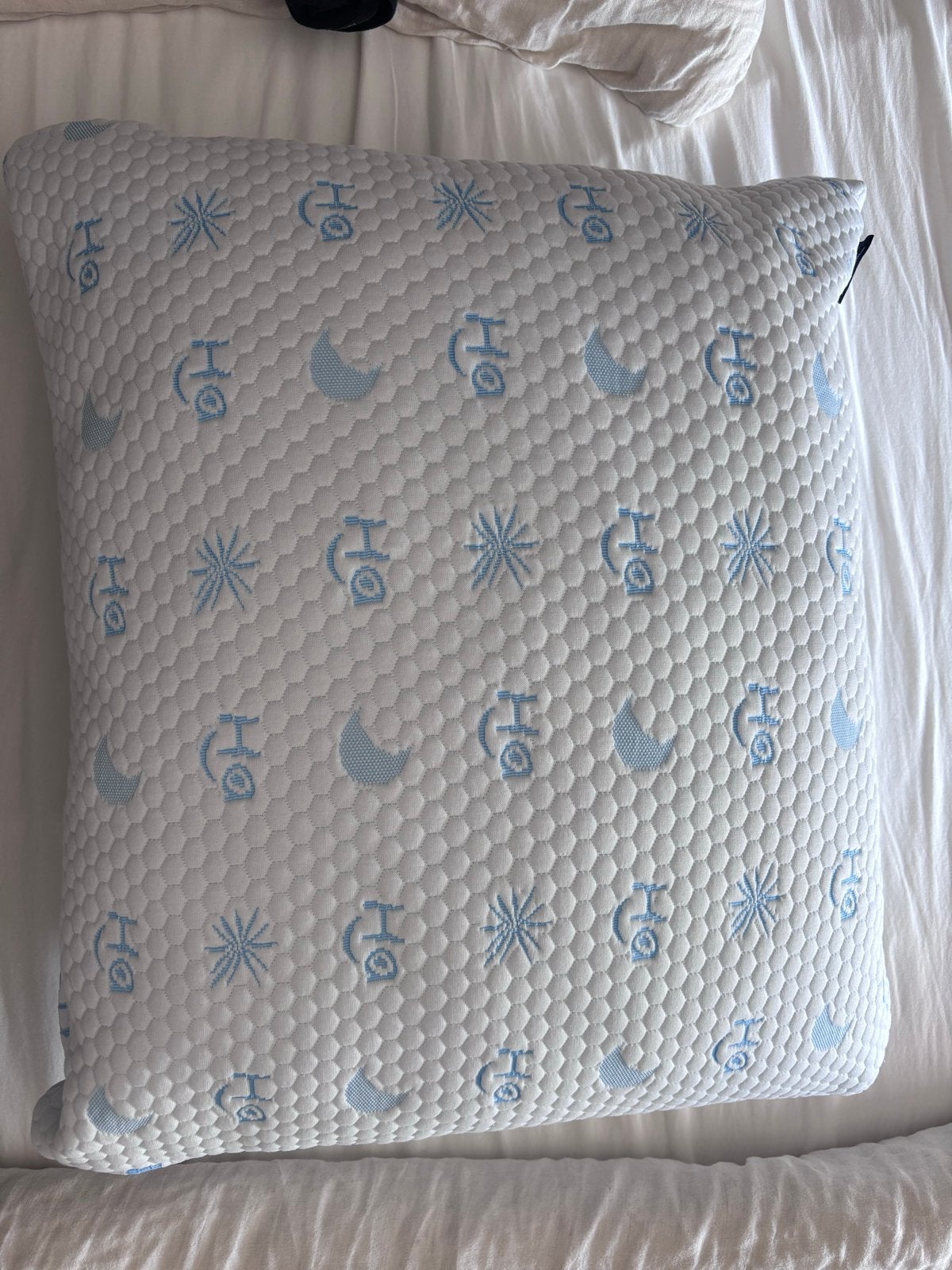 HappyBed Hoofdkussen Premiun, Eenpersoons, Wit, Ophalen of Verzenden, Zo goed als nieuw