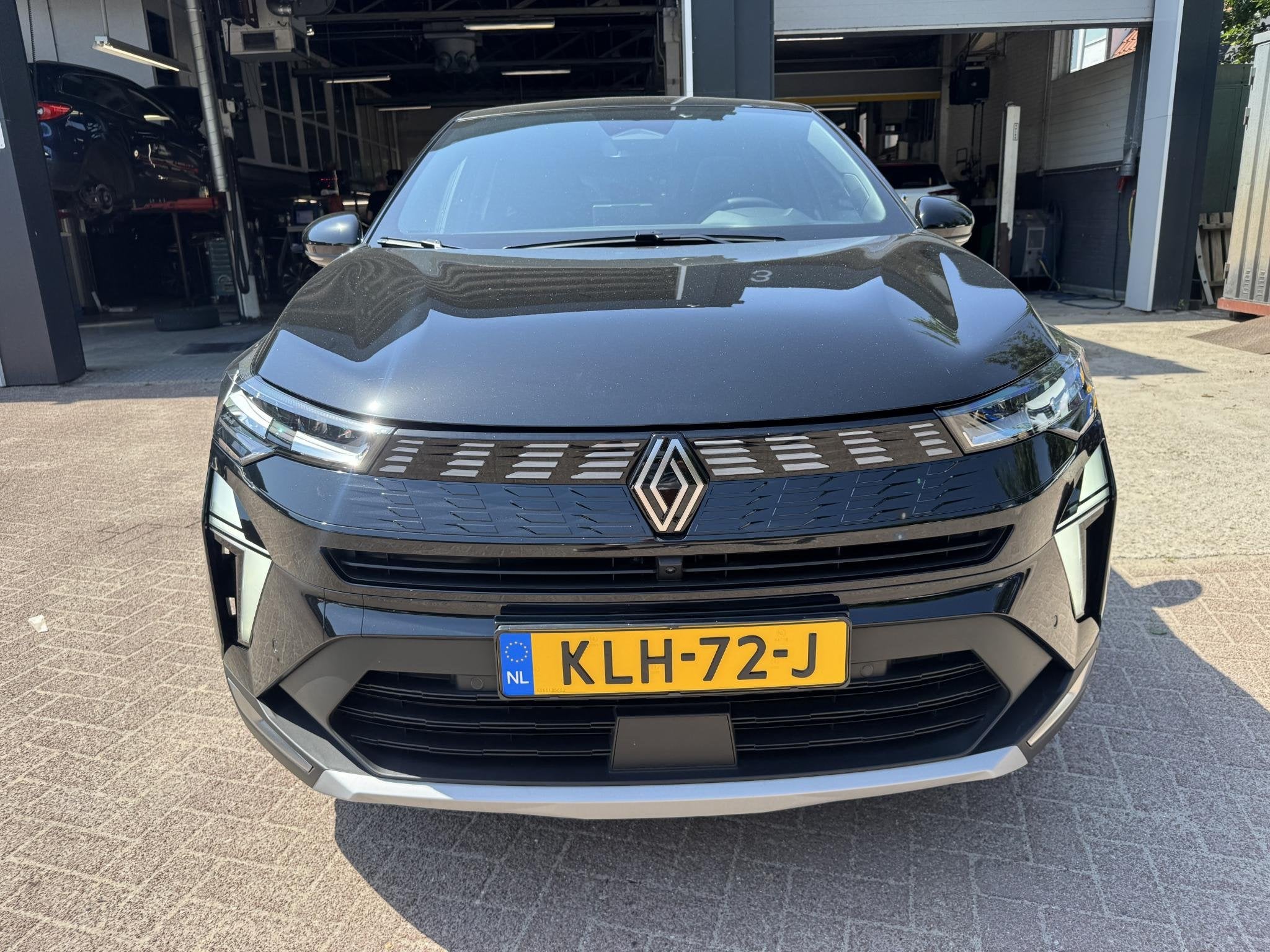 Renault Symbioz 1.6 E-Tech full hybrid 145 Iconic+Panoramada, Auto's, Renault, 745 kg, Gebruikt, Zwart, Bedrijf