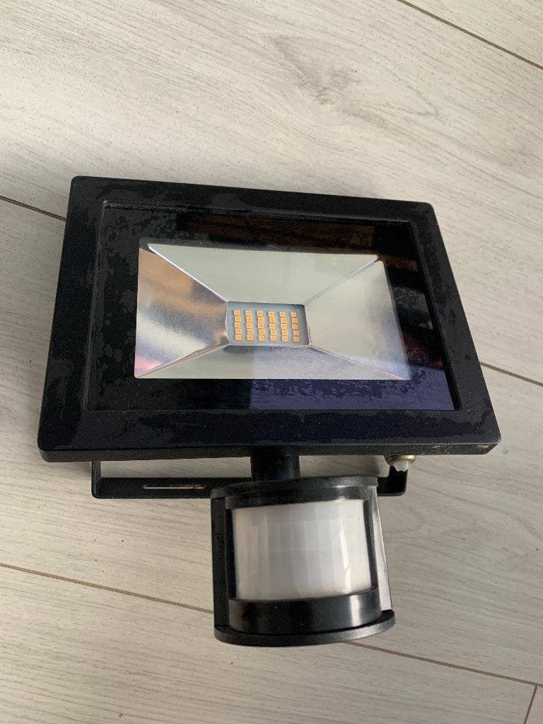 Buitenlamp Karwei 30 watt, Tuin en Terras, Buitenverlichting, Overige materialen, Led, Minder dan 50 watt, Wandlamp