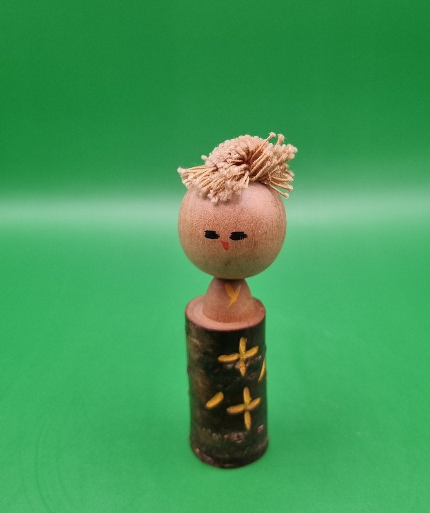 Grappige kokeshi, Hout, Ophalen of Verzenden, Japan, Meerkleurig