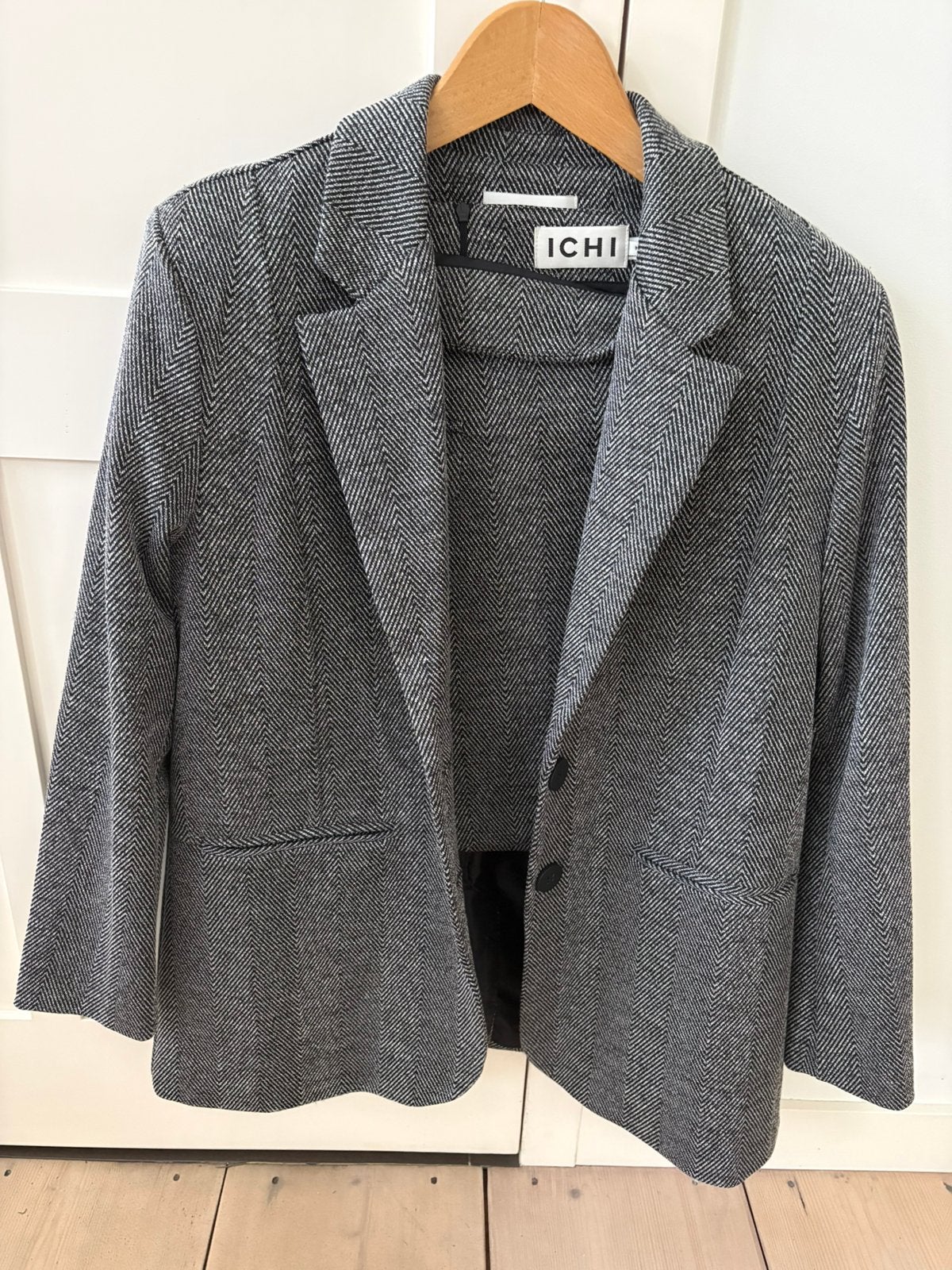 Nieuw zwart rokje+blazer maat M ICHI, Kleding | Dames, Maat 38/40 (M), Zwart, Nieuw, Ophalen of Verzenden