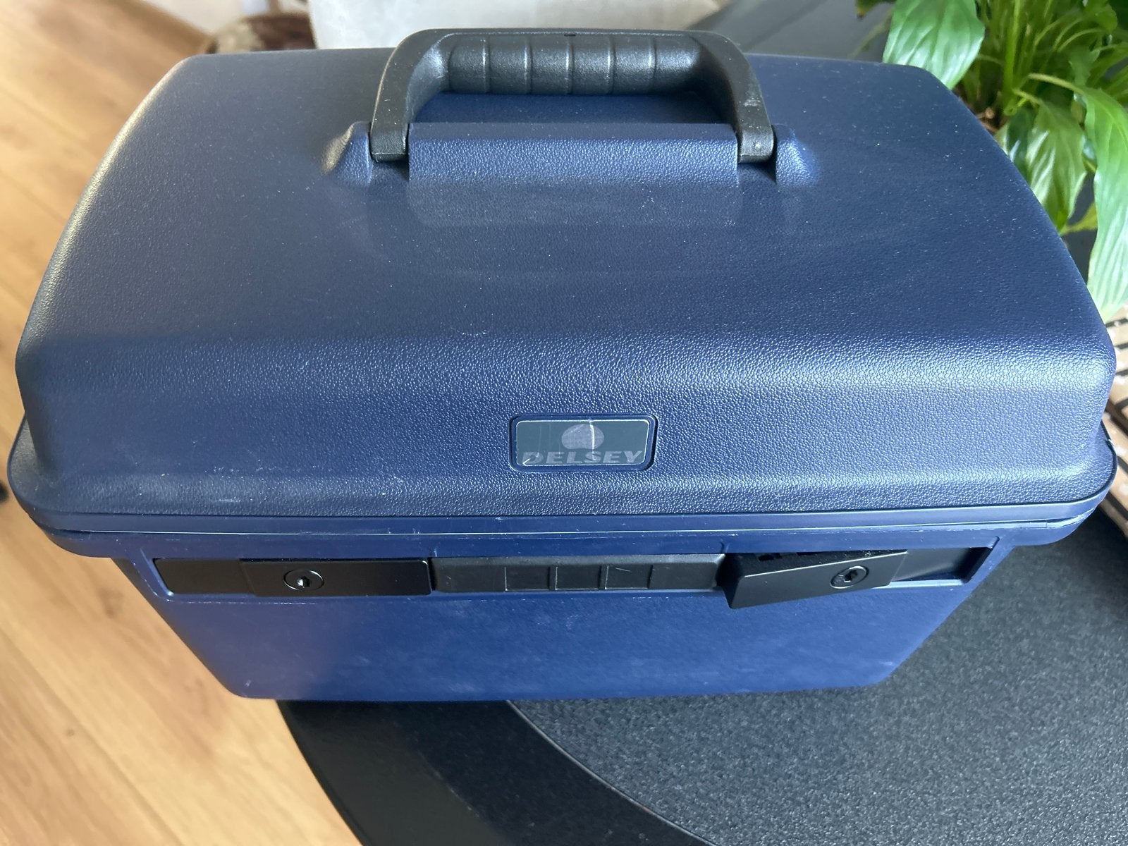 Delsey Beautycase Blauw met Spiegel en Slot, Gebruikt, Blauw, Ophalen of Verzenden, Met slot