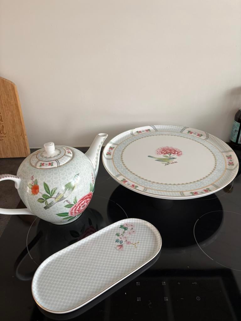 Pip servies Blushing Birds, Ophalen