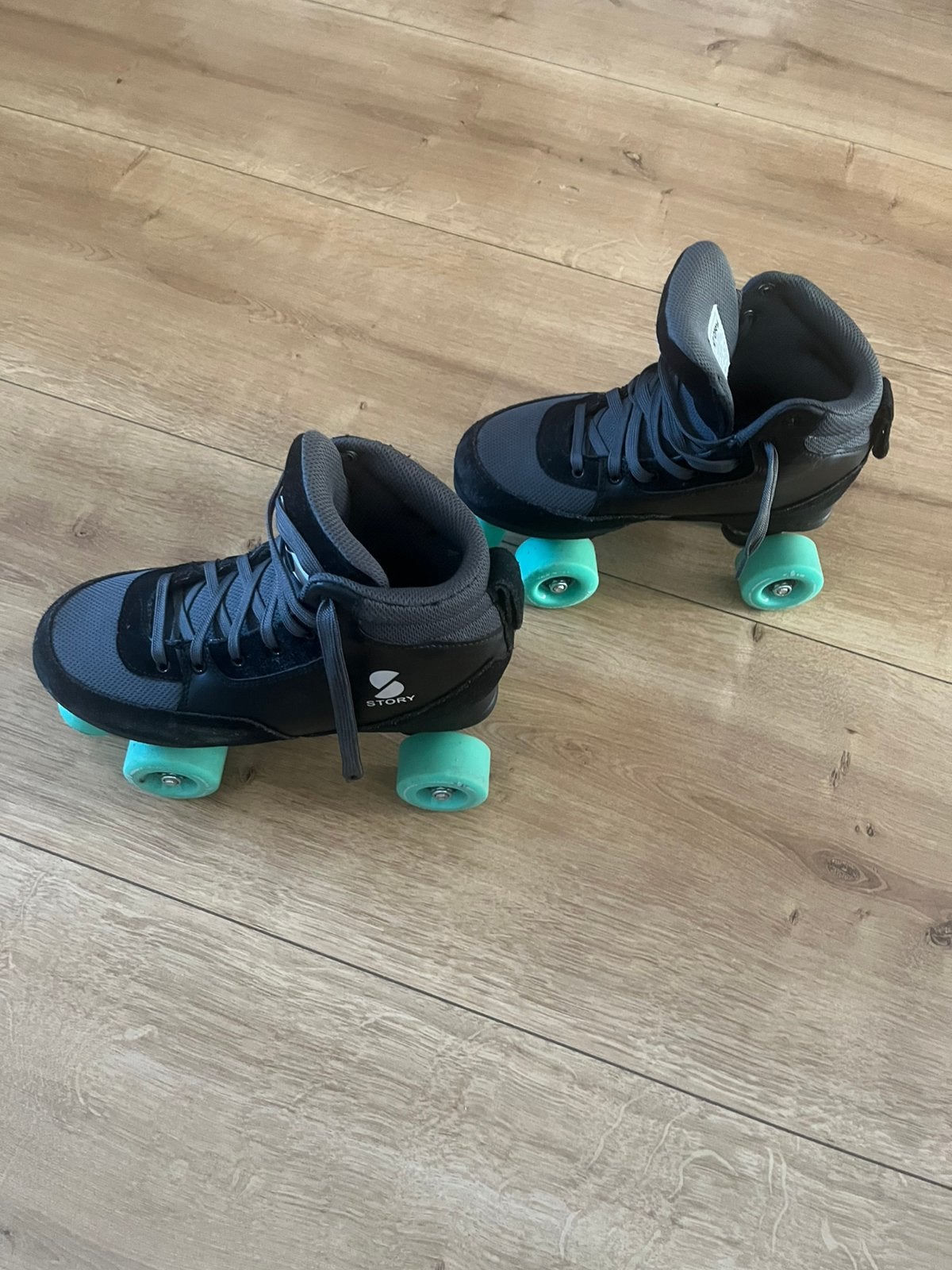 Skates maat 40 merk: story duster, Ophalen of Verzenden, Zo goed als nieuw
