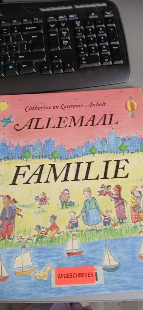 Allemaal familie, Ophalen of Verzenden, Nieuw