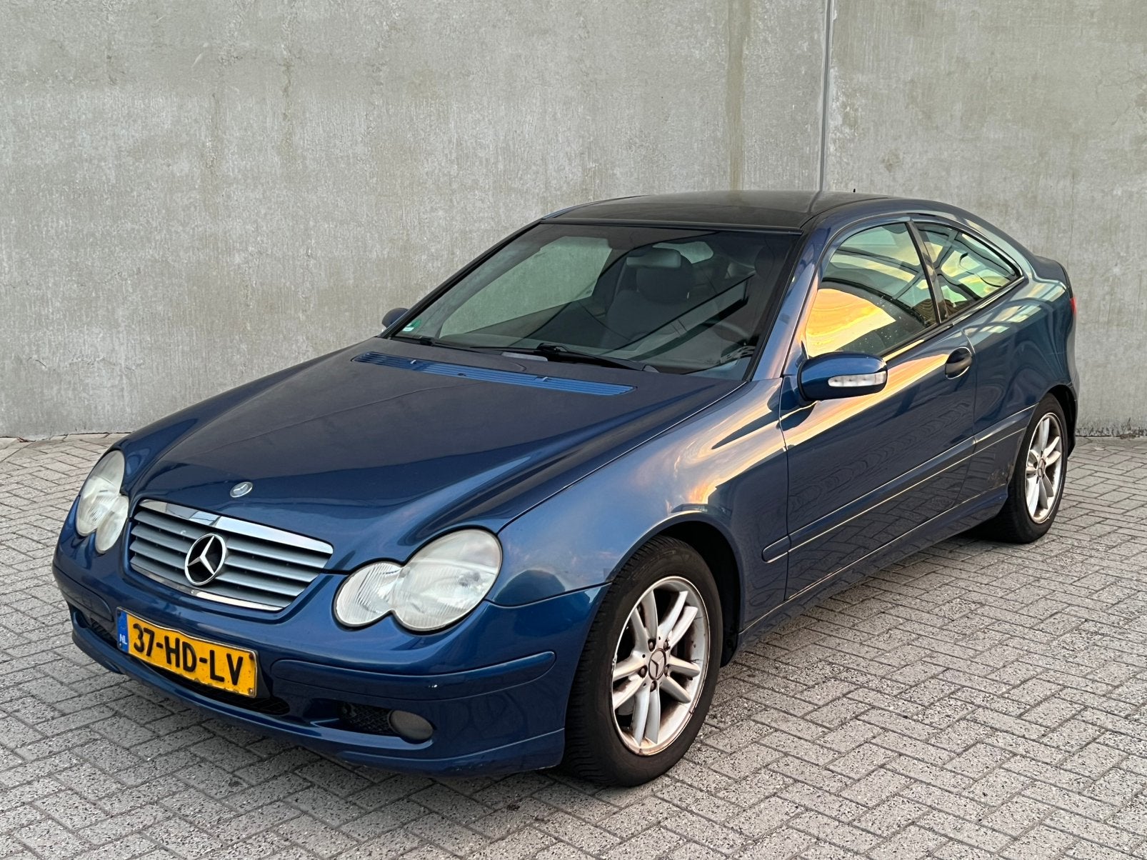 Goedrijdende Mercedes-Benz C200 SportCoupe 163PK/NieuweAPK!, Auto's, Mercedes-Benz, Automaat, 1998 cc, Achterwielaandrijving, 4 cilinders