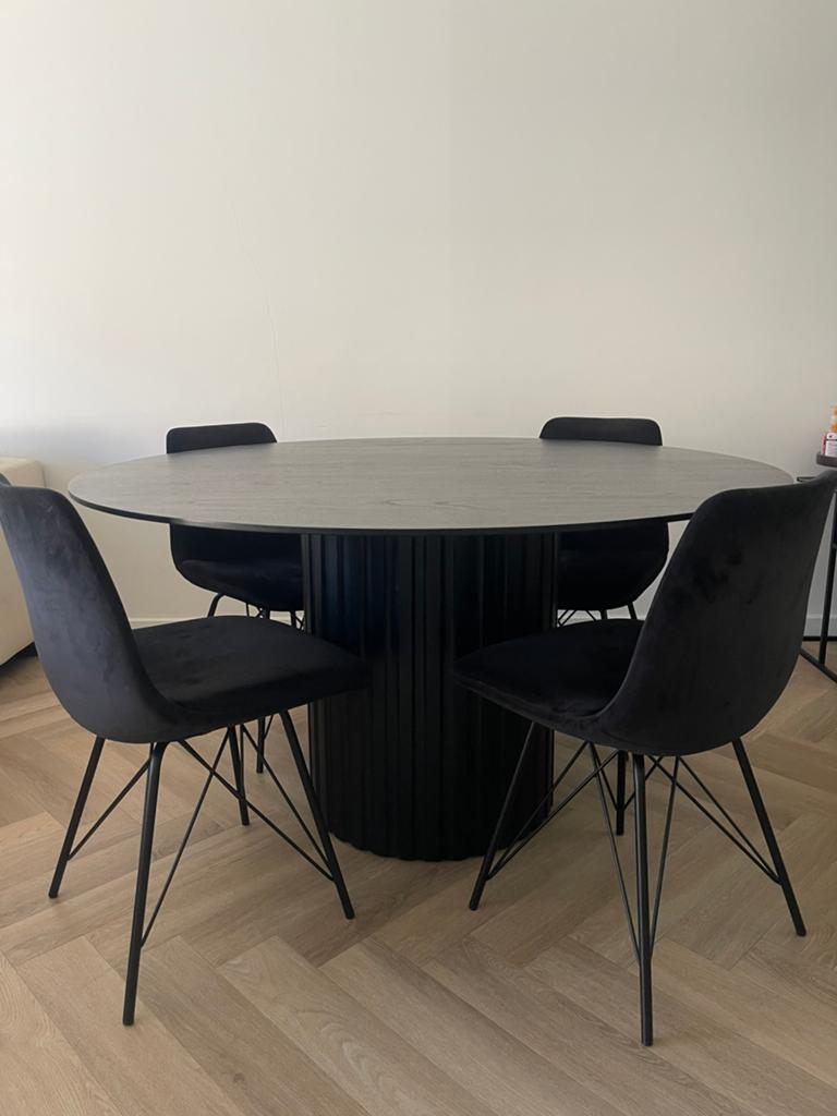 Hout eettafel + 4 stoelen, Ophalen, 100 tot 150 cm, 50 tot 100 cm, Zo goed als nieuw