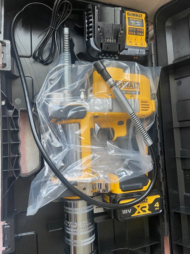 De Walt vetspuit DCGG571M1 18V