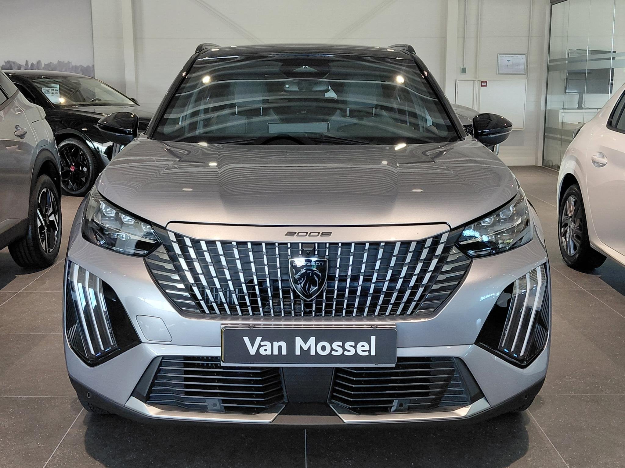 Peugeot 2008 1.2 Hybrid 136 GT, Gebruikt, Euro 6, Leder en Stof, Hybride Elektrisch/Benzine