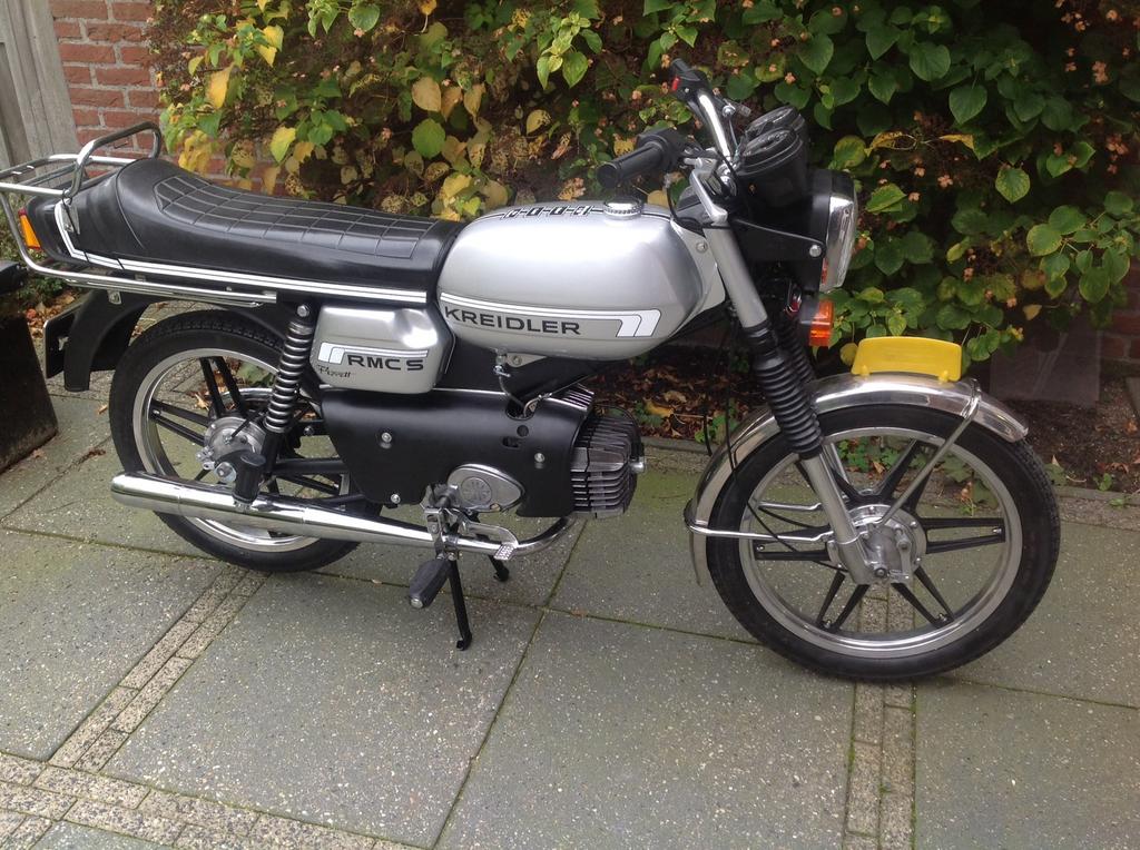 Gezocht Kreidler accubakdeksels zilvergrijs., Fietsen en Brommers, Brommeronderdelen | Kreidler, Ophalen of Verzenden, Gebruikt