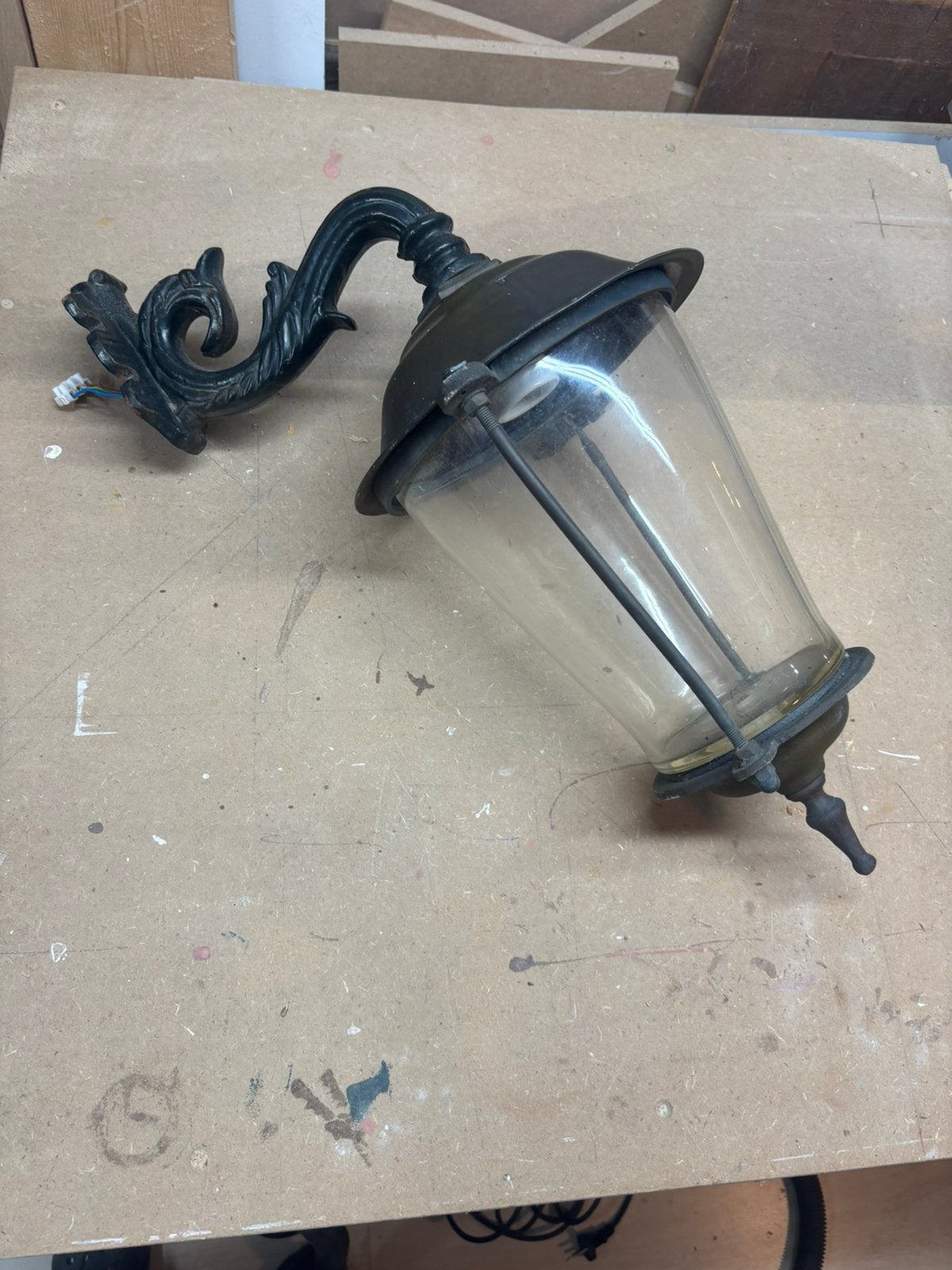 Gietijzeren buitenlamp, Wandlamp, Ophalen of Verzenden, 50 tot 250 watt, IJzer