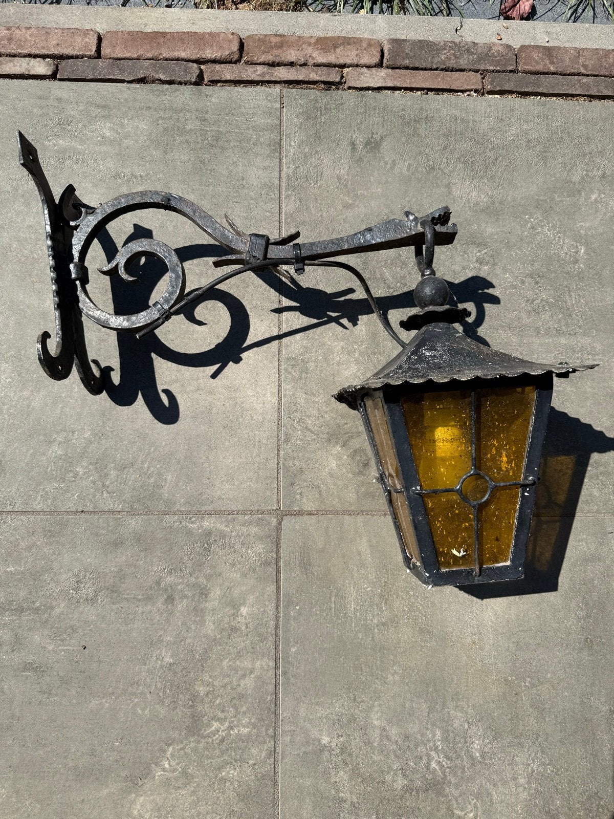 Buiten lamp lantaarn., Huis en Inrichting, Lampen | Wandlampen, Ophalen, Gebruikt, Buitenlamp, Zwart