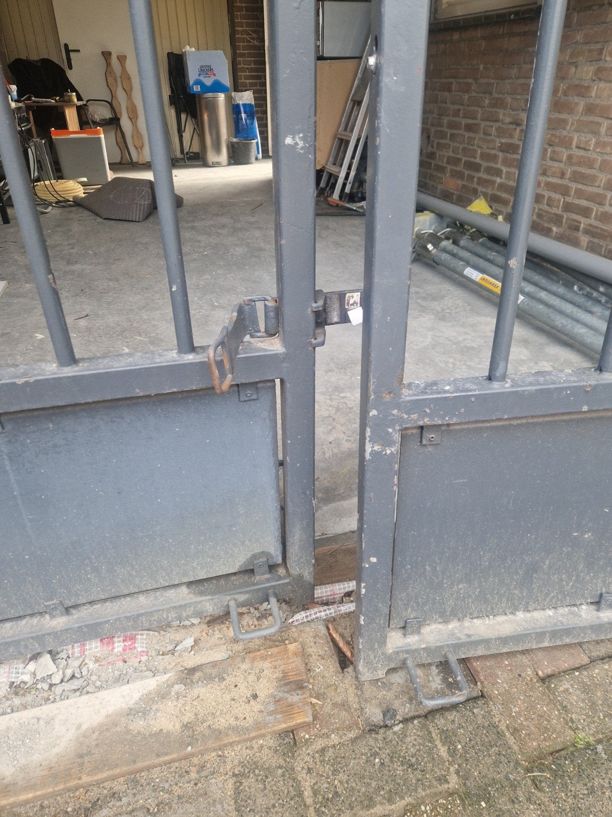 Robuuste metalen garagedeuren - Gebruikt, Gebruikt, 120 cm of meer, Minder dan 200 cm, Garagedeur