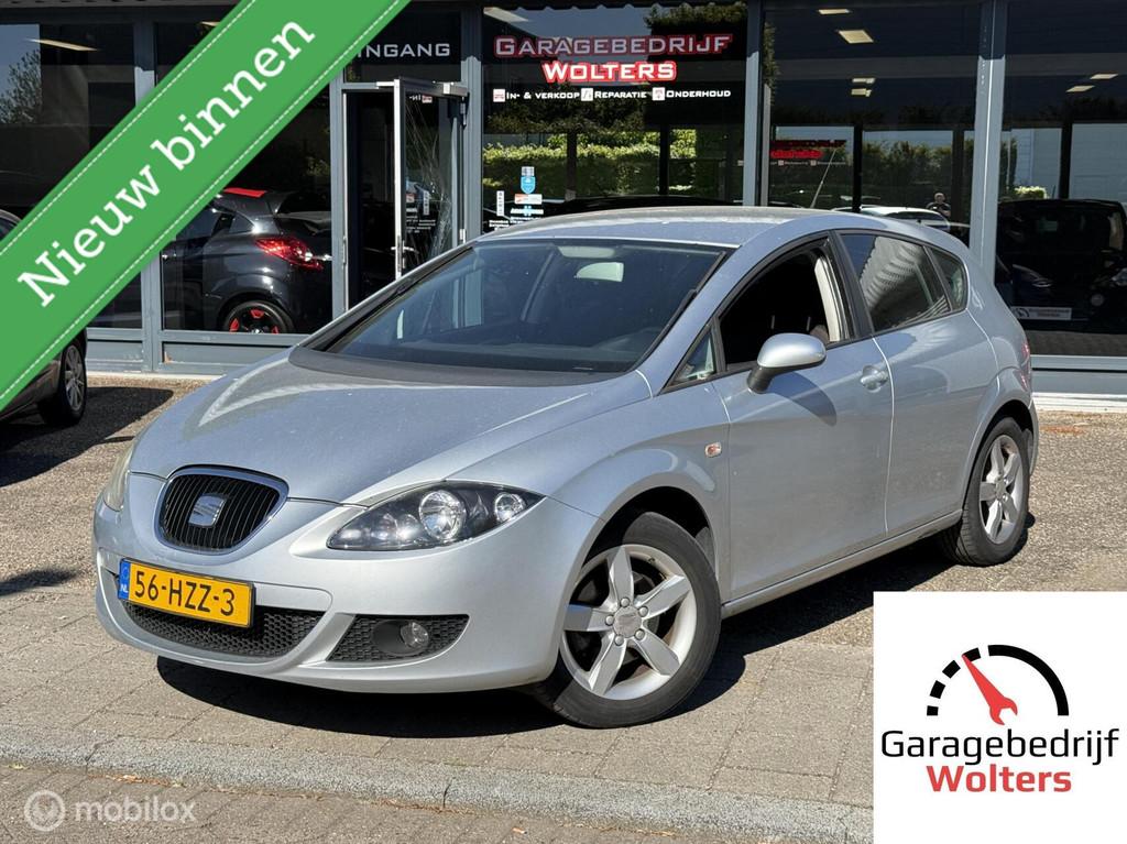 Seat Leon 1.6 Active Style AIRCO GOED APK PAAR DEUKJES, Stof, Gebruikt, Zwart, 4 cilinders