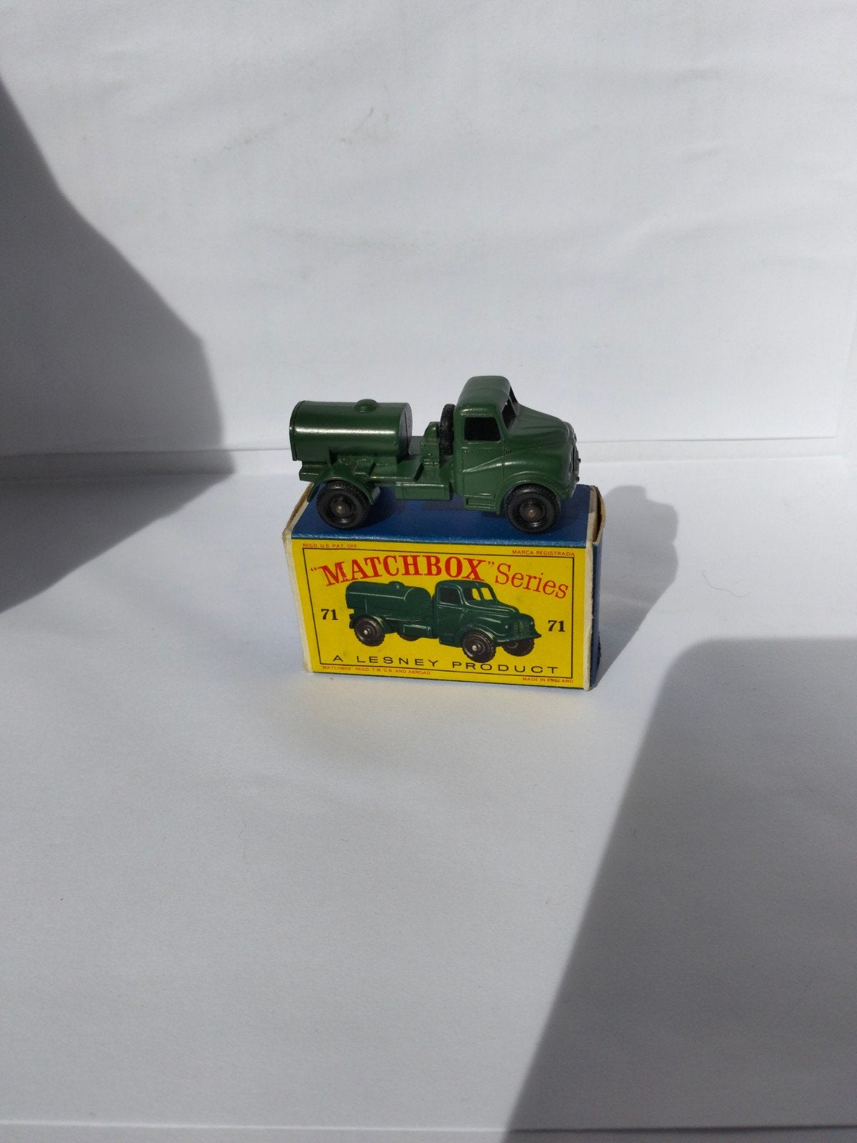 matchbox lesney nr 71 Army Water truck & RARE D-box.
MINT mo, Ophalen of Verzenden, Zo goed als nieuw, Bus of Vrachtwagen, Lesney