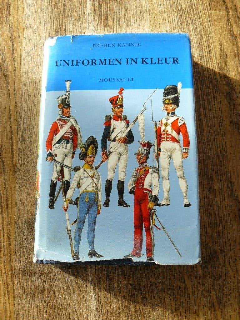 Uniformen in kleur, Ophalen of Verzenden, Tweede Wereldoorlog, Zo goed als nieuw, Overige onderwerpen