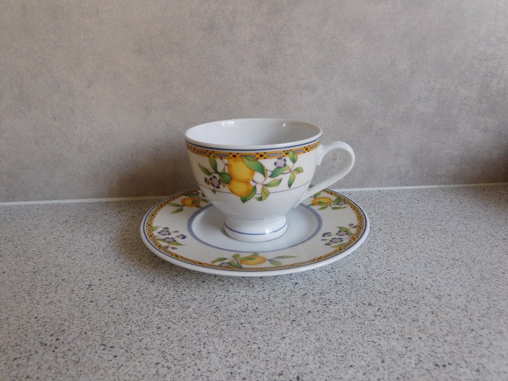 Kop en schotel Fine Bone China Citroen Heinrich Winterling, Ophalen of Verzenden, Zo goed als nieuw, Porselein, Kop en/of schotel