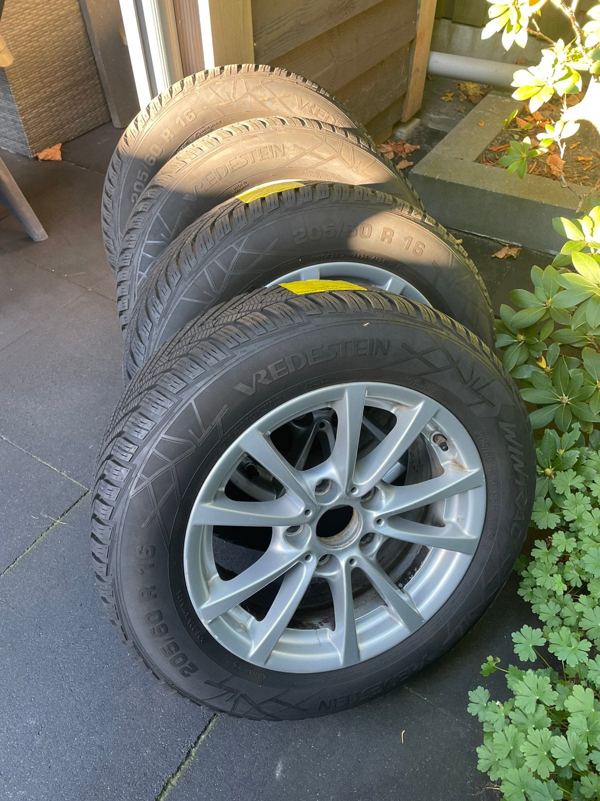 Set Winterbanden met velgen BMW style 390., Ophalen, Gebruikt, 16 inch, Banden en Velgen
