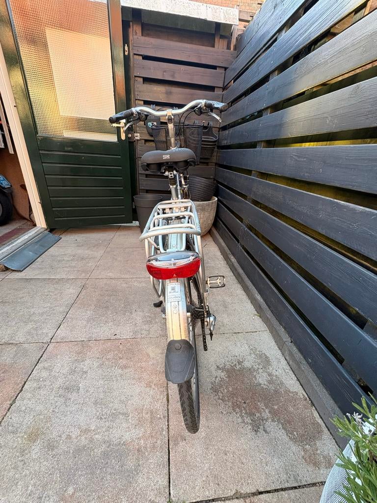 RIH Z-700 Damesfiets Mand, Ideaal voor op drager auto camper, Fietsen en Brommers, Fietsen | Dames | Damesfietsen, Gebruikt, Velgrem