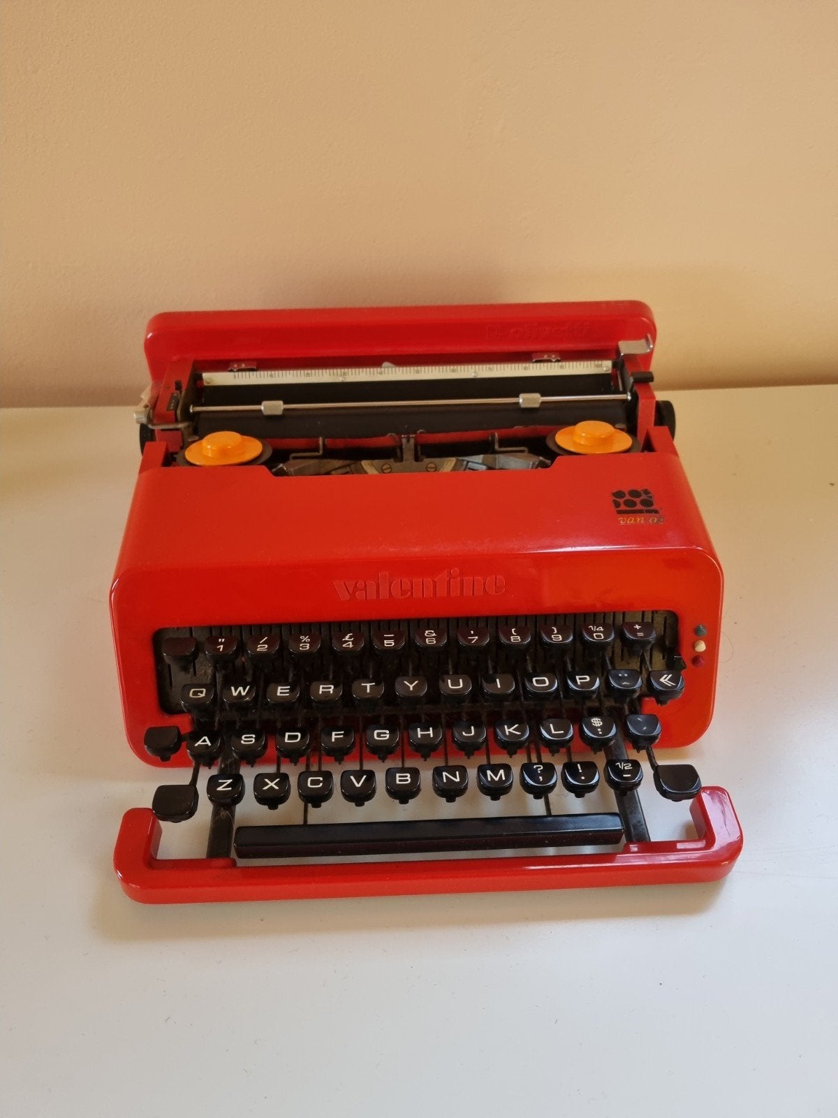 Olivetti Valentine - Vintage Typemachine, Ophalen of Verzenden