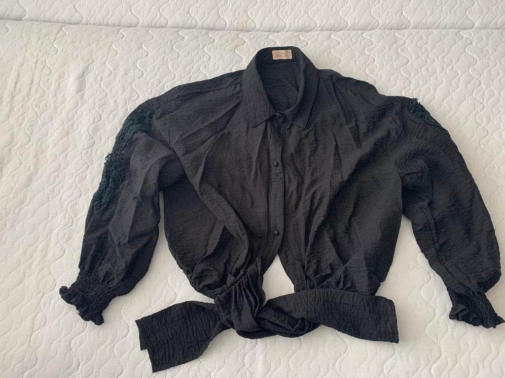 Ibiza knoopblouse maat 38 zwart, Kleding | Dames, Maat 38/40 (M), Zwart, Nieuw, Ophalen of Verzenden