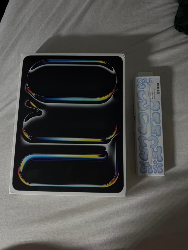 Apple iPad Pro + Apple pro pen, 13 inch of meer, Zwart, Nieuw, Ophalen of Verzenden