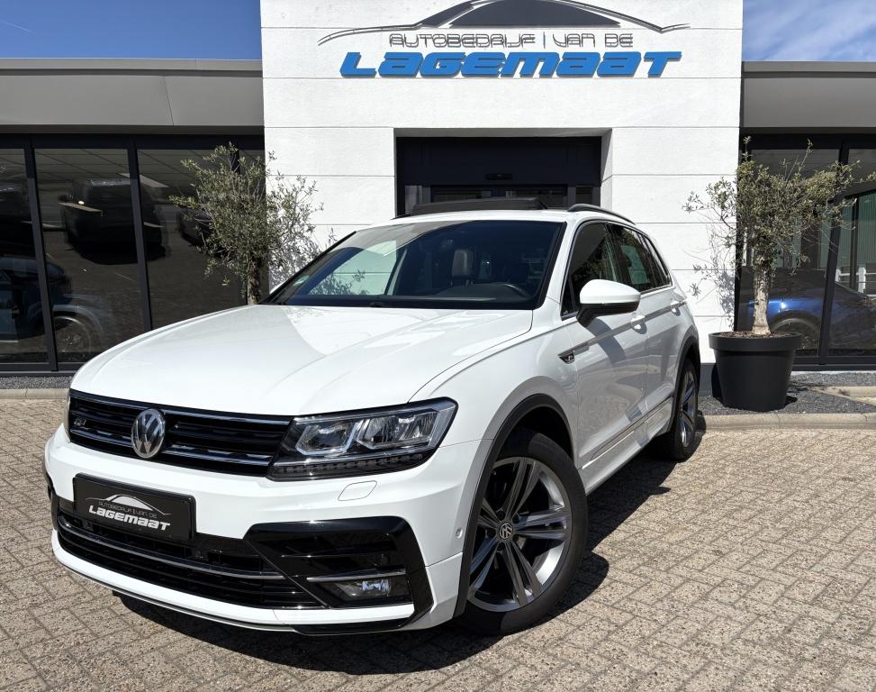 Volkswagen Tiguan 1.4 TSI Highl. R-line Led | Pano | Camera, 4 cilinders, 150 pk, Leder en Stof, Wit