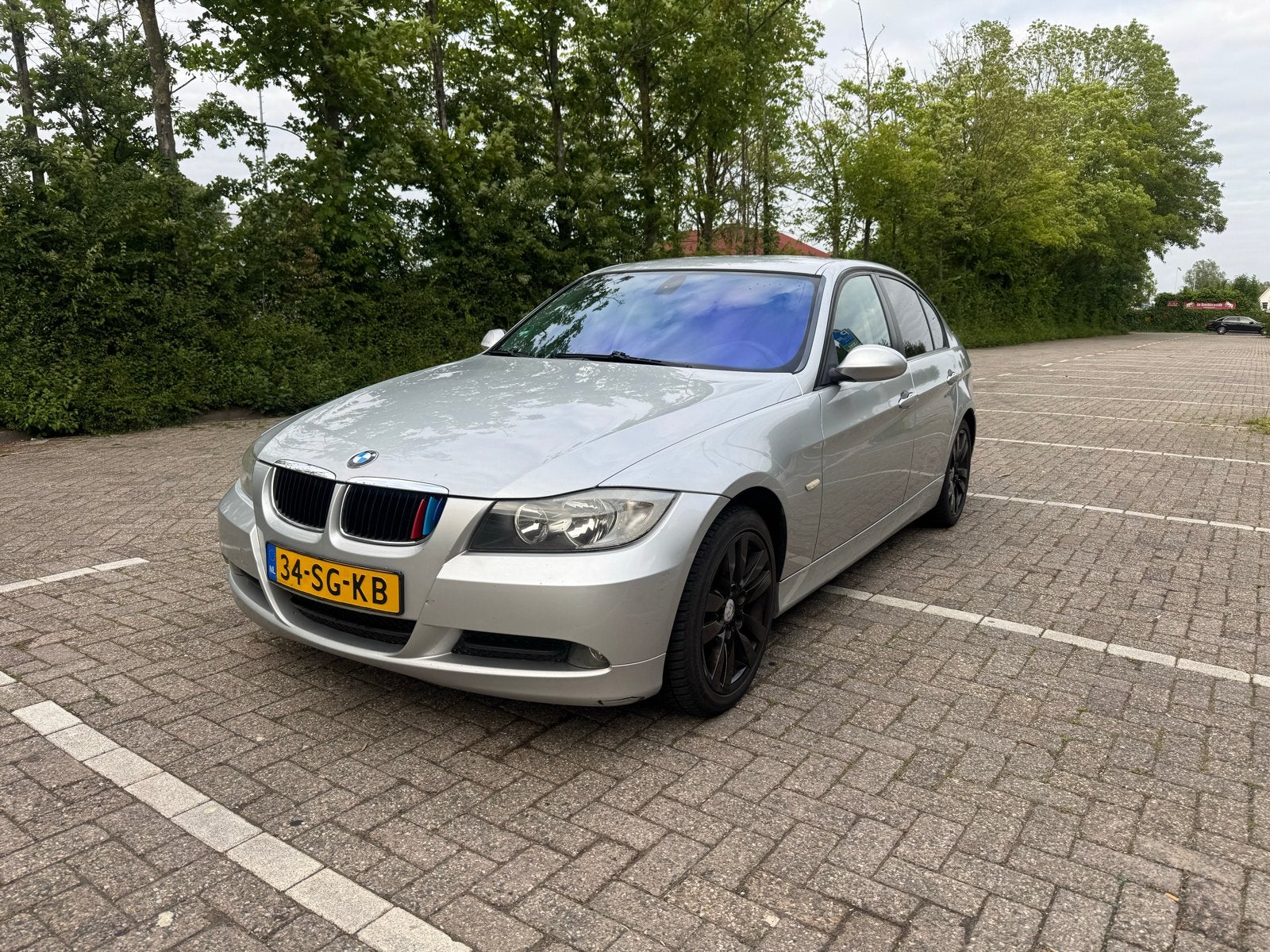BMW 3-Serie 2.0 I 318 AUT 2006 Grijs, Auto's, BMW, Euro 5, 1995 cc, Zwart, 4 cilinders