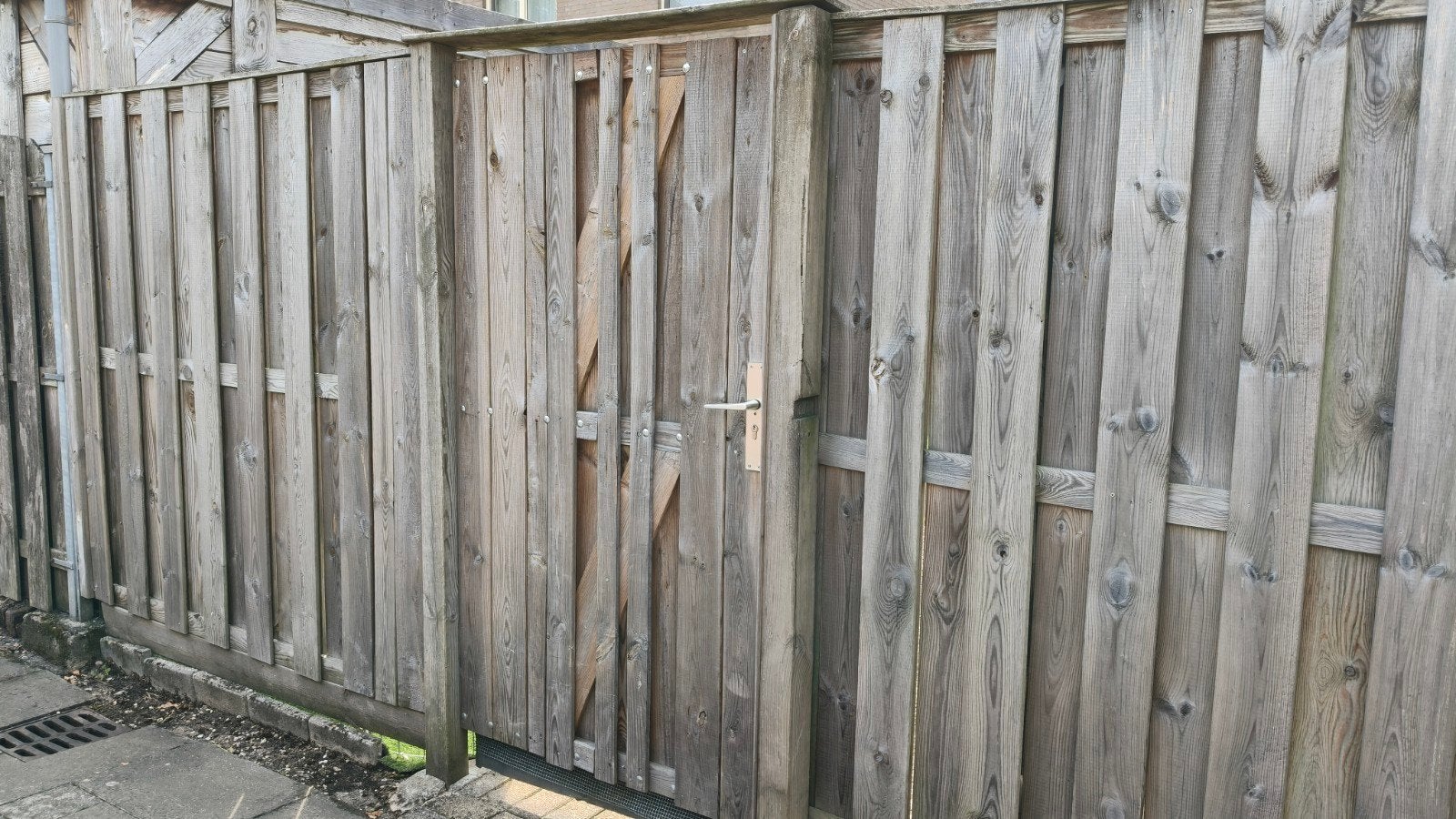 7 schuttingen en poort, Tuin en Terras, Schuttingen, Ophalen, Hout, Minder dan 3 meter, 1 tot 2 meter