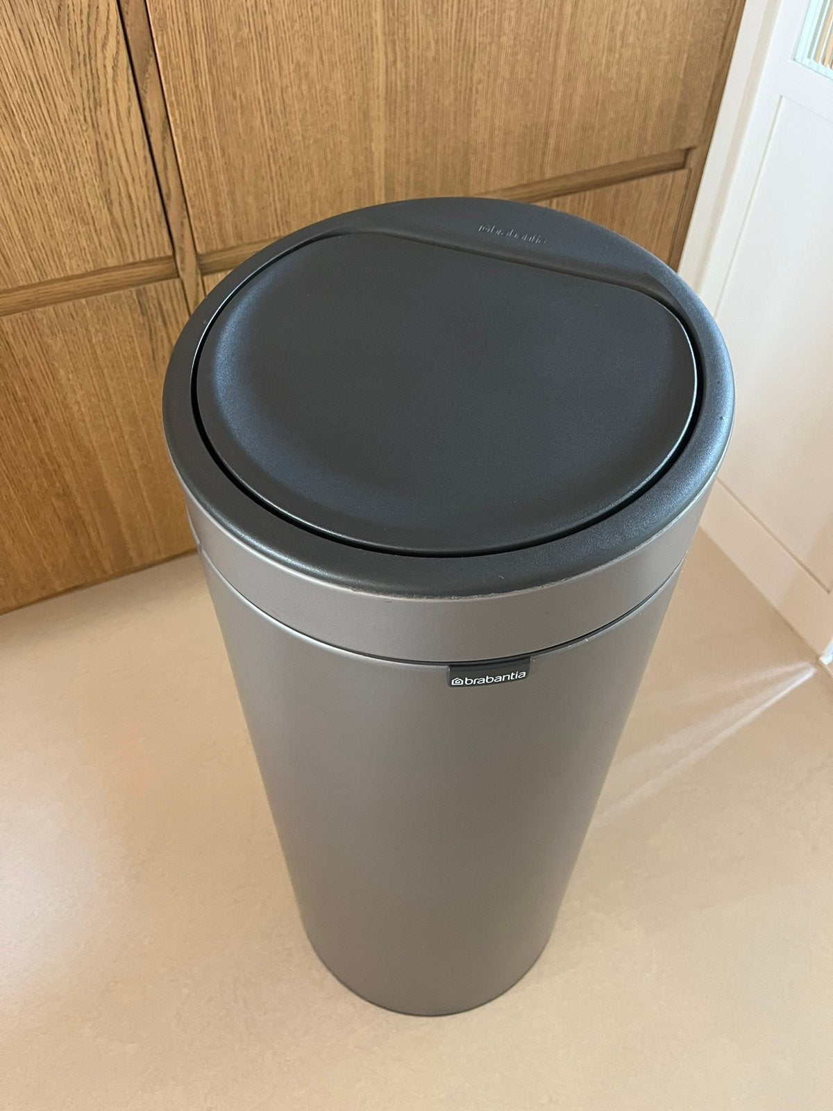 Brabantia Touch Bin 30 liter – kleur: Platinum, 50 – 75, Ophalen of Verzenden, Zo goed als nieuw, Metaal