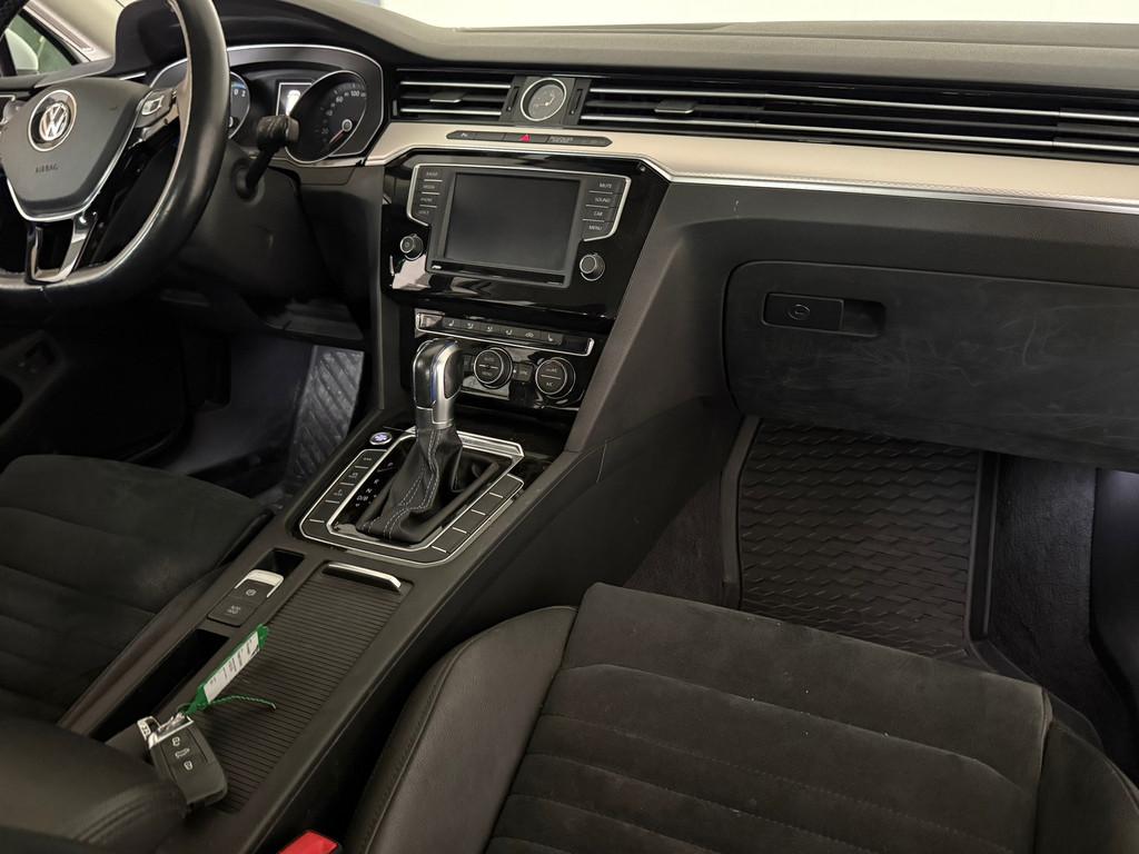 Volkswagen Passat Variant 1.4 TSI GTE Airco, LMV, Trekhaak,, Gebruikt, Wit, Hybride Elektrisch/Benzine, 1600 kg