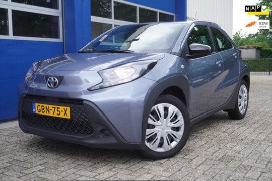 Toyota Aygo X 1.0 VVT-i MT Play, Stof, Gebruikt, 920 kg, 4 stoelen