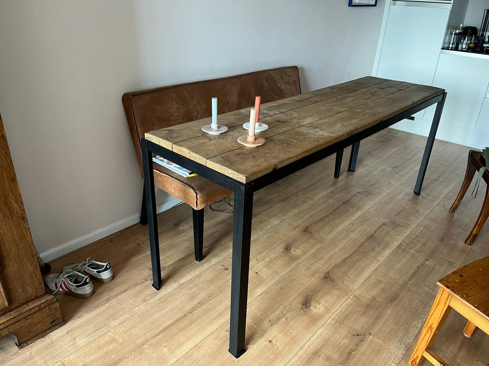 Houten eettafel met stalen frame Van Dijk en Ko, Ophalen, Gebruikt, 50 tot 100 cm, Vijf personen of meer