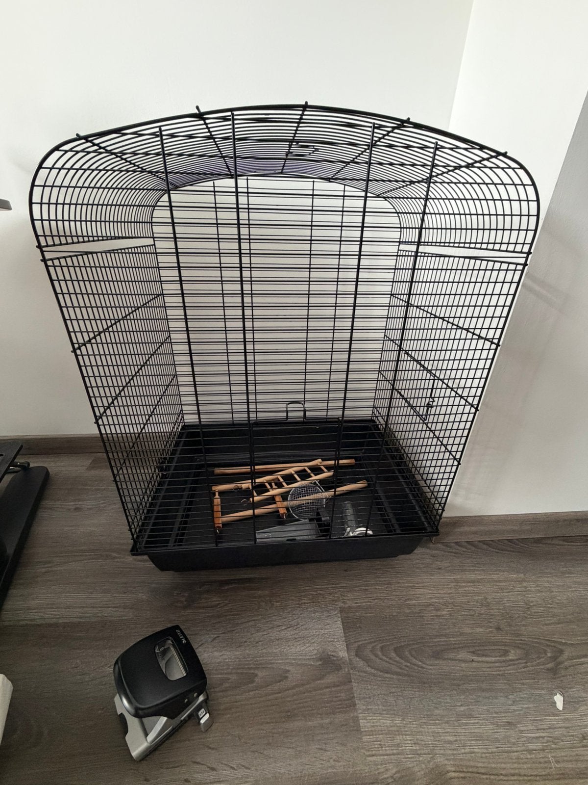 Vogelkooi zwart met accessoires – compleet, Ophalen, Zo goed als nieuw, Metaal, Vogelkooi