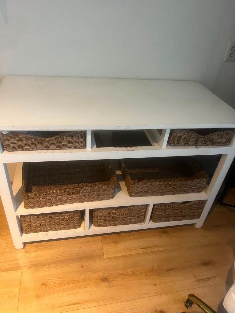 Witte opbergkast / dressoir met rieten manden, Huis en Inrichting, Ophalen, Gebruikt, 100 tot 150 cm, Met lade(s)