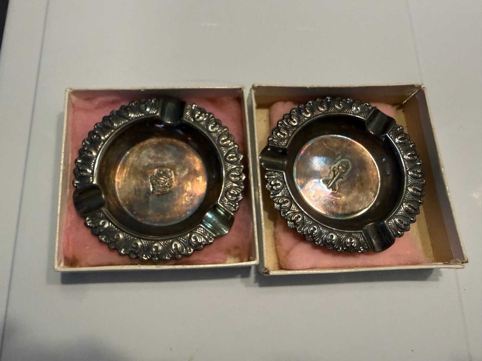 2 vintage metalen asbakken van de Nederlandse Krijgsmacht, Ophalen of Verzenden