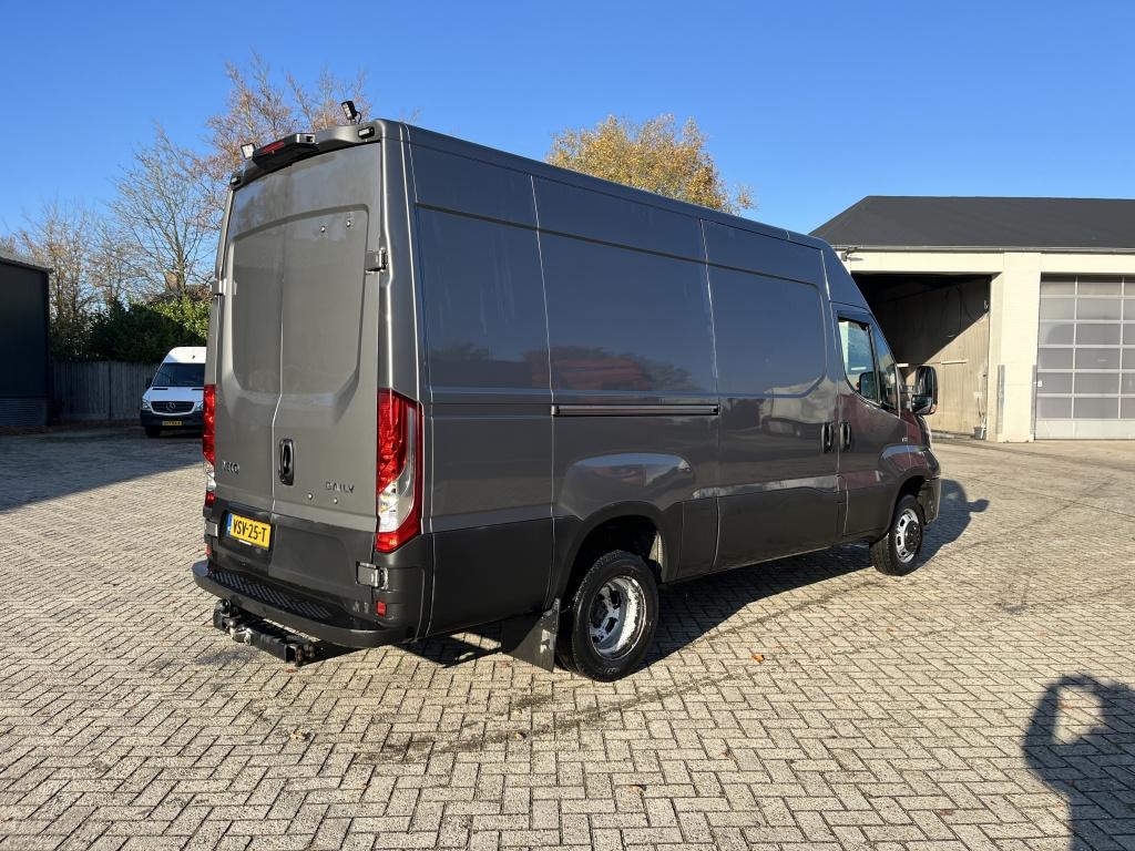 Iveco Daily 35C16V 2.3 352 H2 L, 13 km/l, Stof, Gebruikt, Iveco