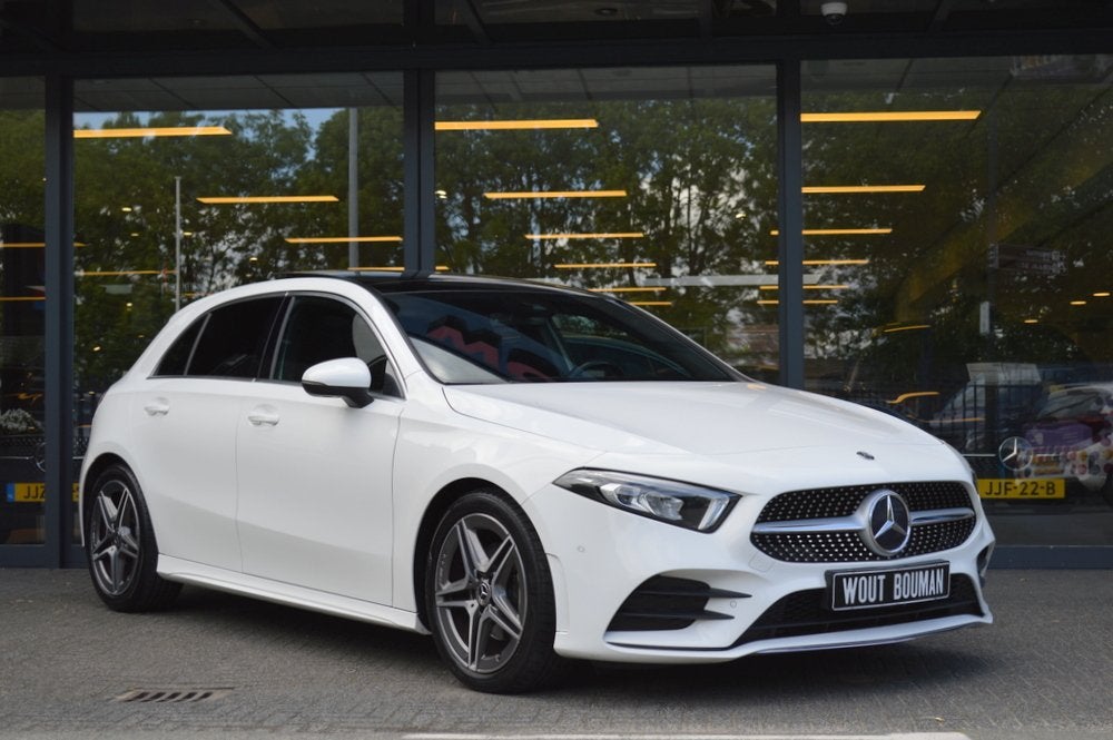 Mercedes-Benz A-Klasse 180 AMG Led Panorama Widescreen Sfeer, Auto's, 136 pk, Gebruikt, 4 cilinders, Wit
