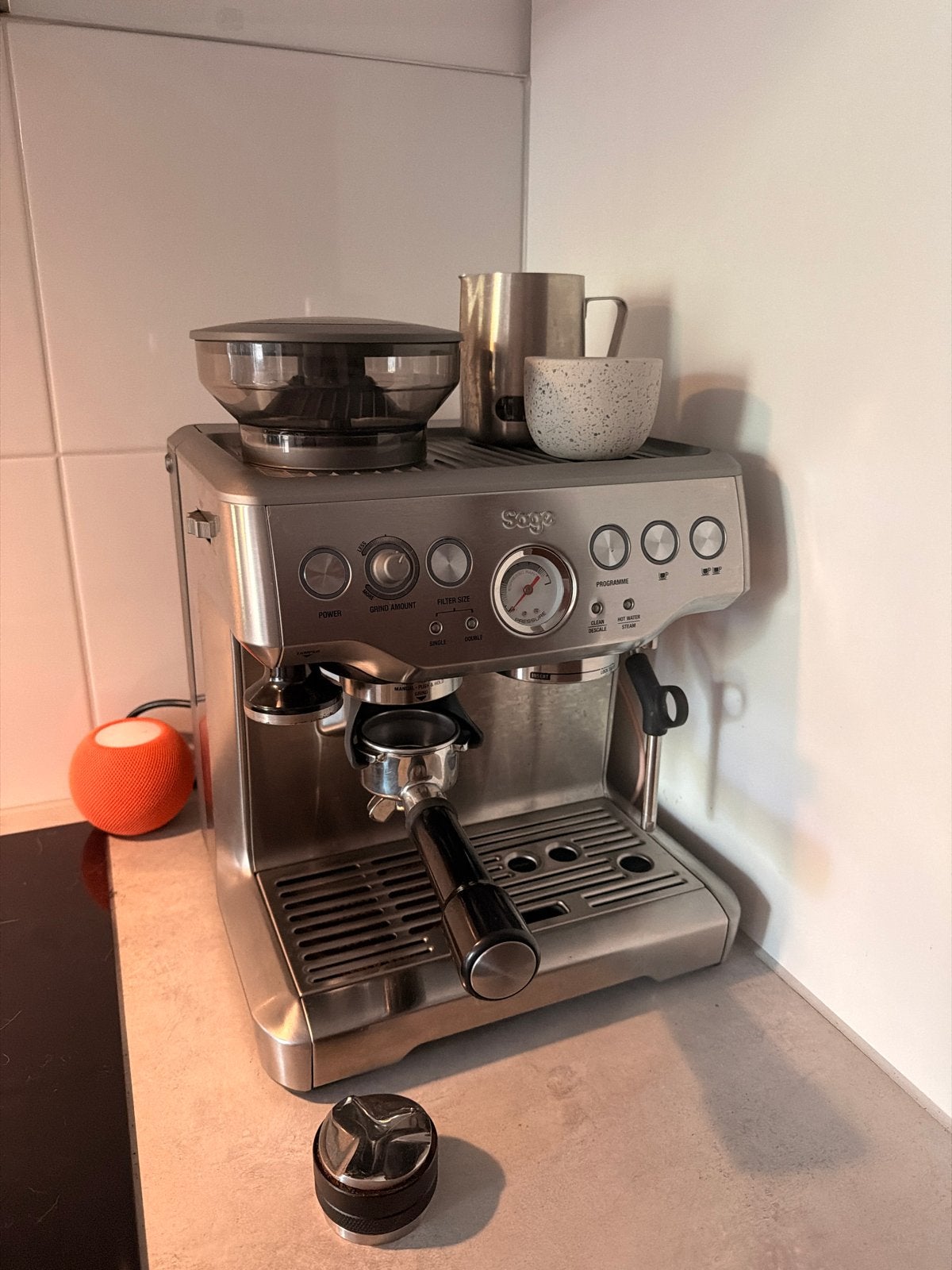 Sage Barista Express met extra accessoires, Witgoed en Apparatuur, Koffiezetapparaten, Gebruikt, Espresso apparaat, Koffiebonen