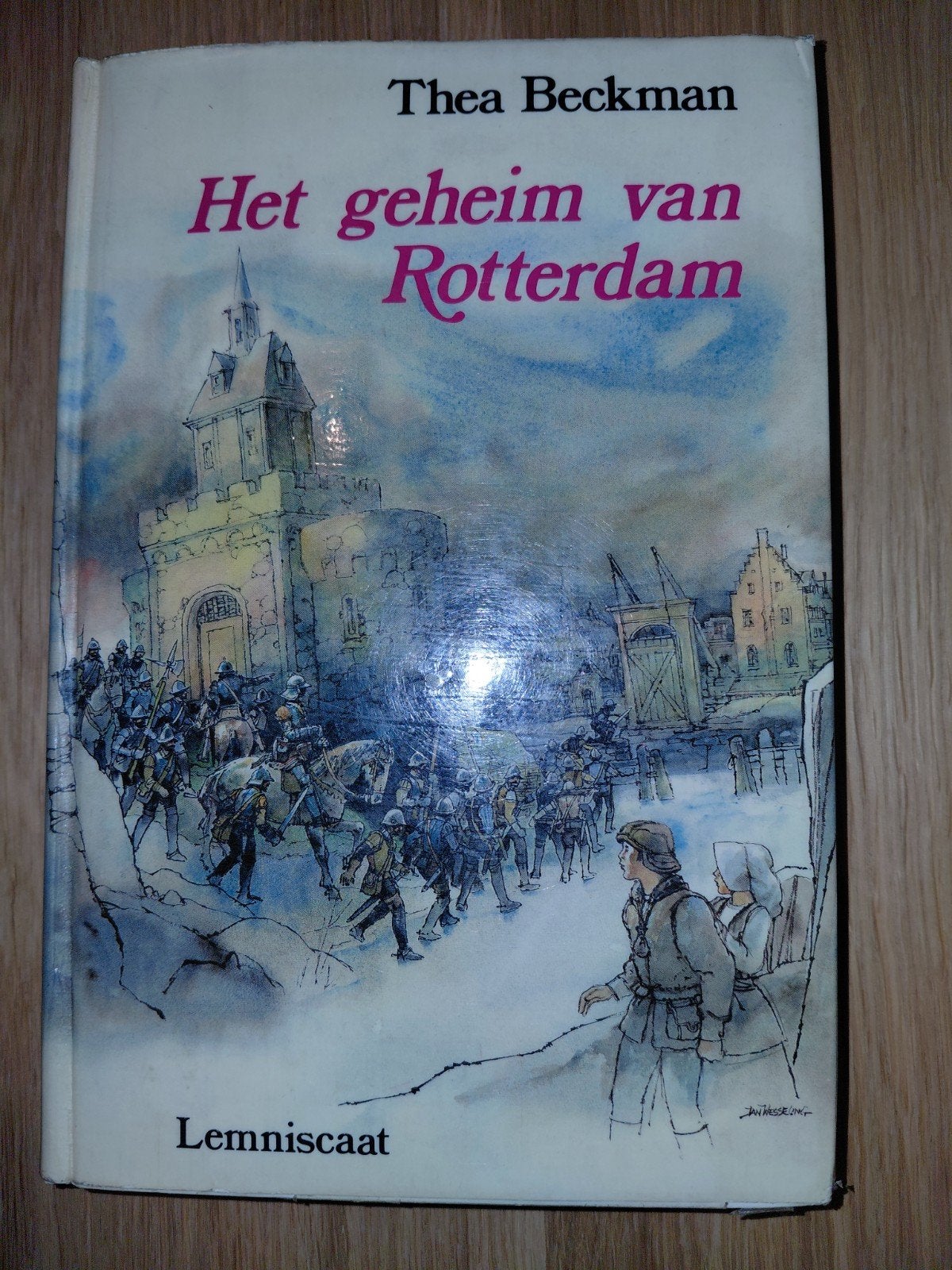 Het geheim van Rotterdam - Thea Beckman, Ophalen of Verzenden, Gelezen, Thea Beckman, Fictie algemeen