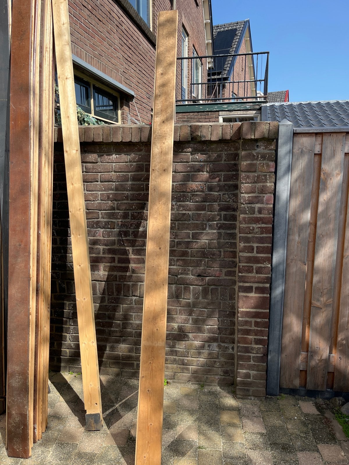 Grenen (denk ik) vloerdelen van een schuurtje., Doe-het-zelf en Verbouw, Gebruikt, 25 tot 50 mm, Grenen, 300 cm of meer