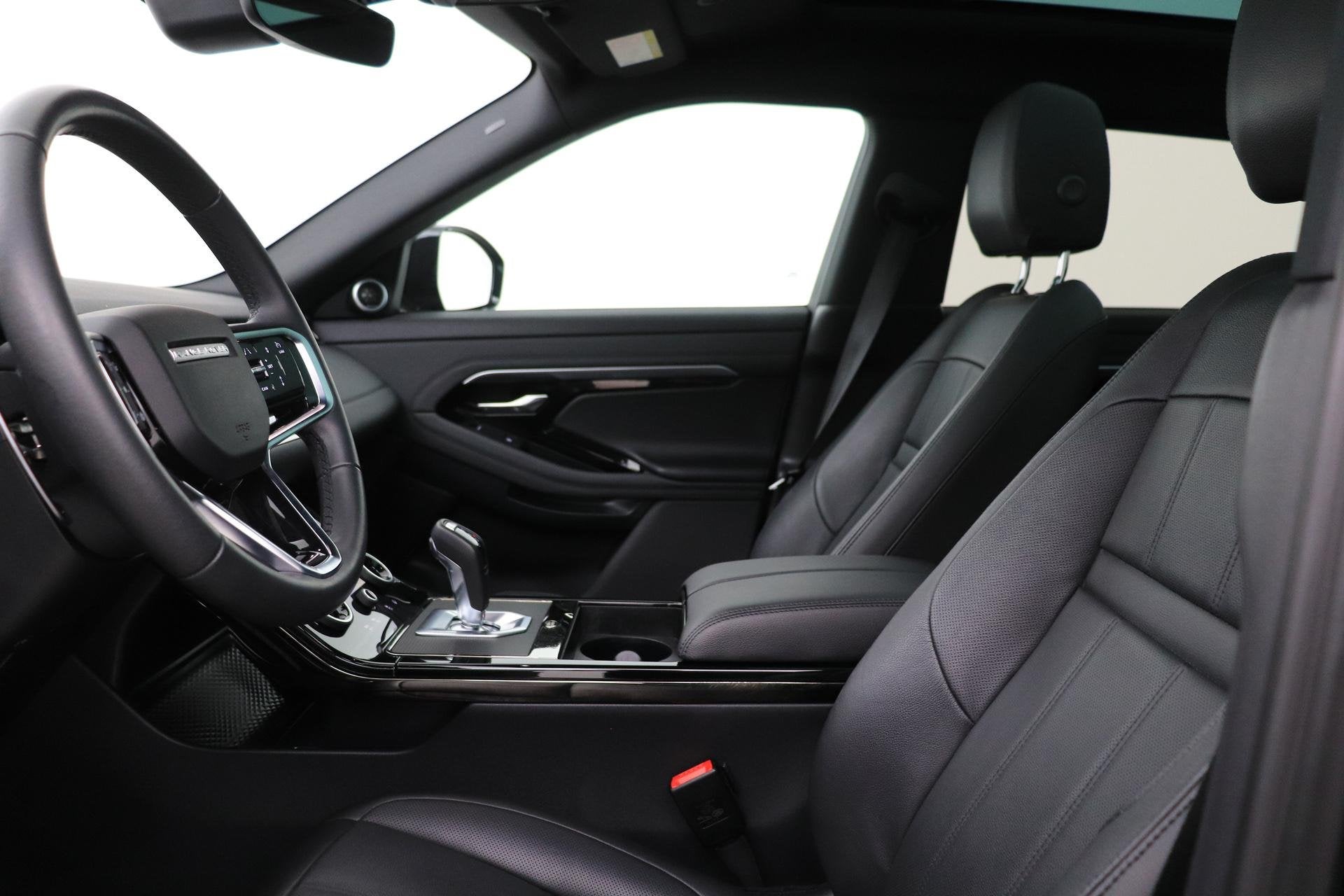 Land Rover Range Rover Evoque P300e R-Dynamic SE | ACC | Pan, Auto's, Automaat, Stof, 15 kWh, Zwart