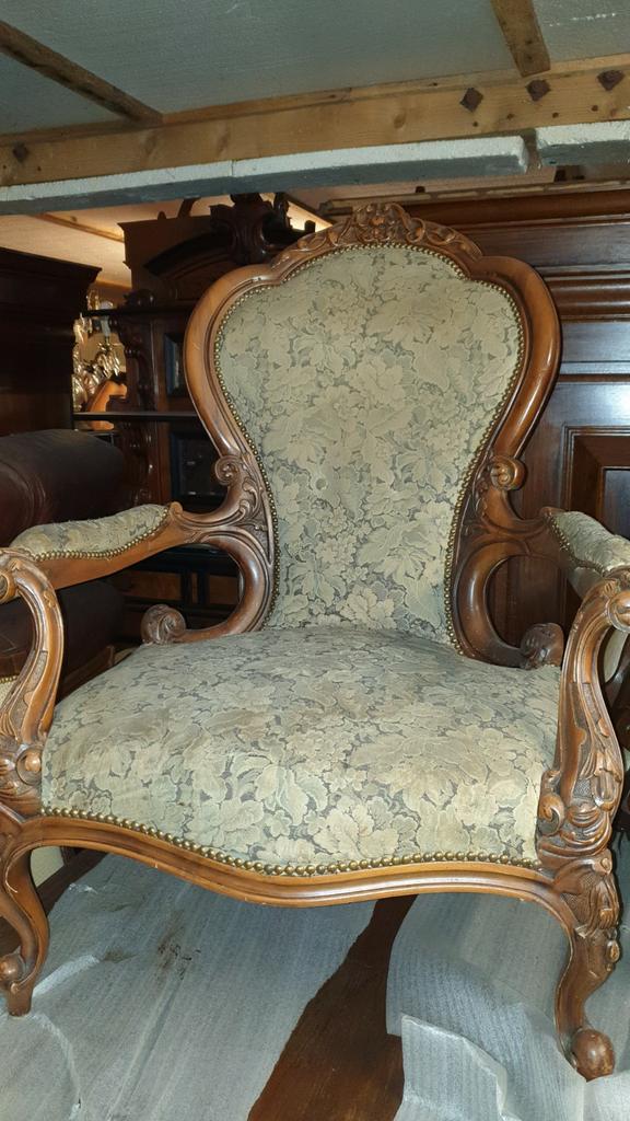 Twee Lodewijk fauteuils, Ophalen