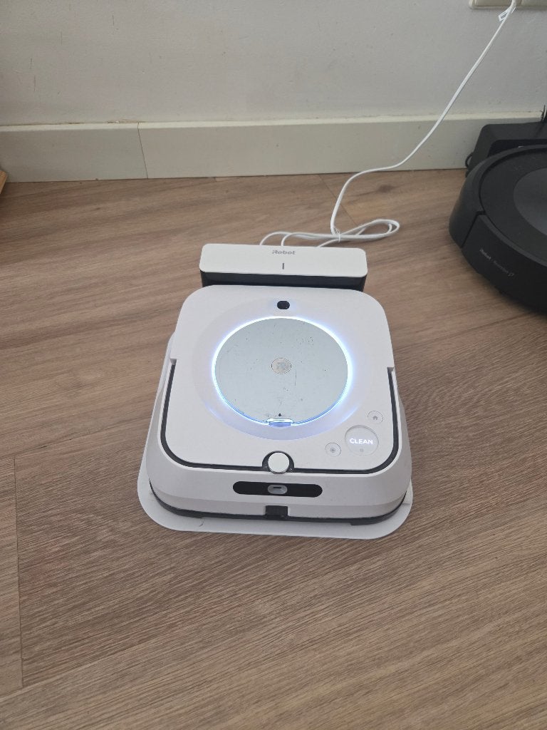 Dweilrobot iRobot Braava M6, Gebruikt, IRobot, Ophalen of Verzenden, Robotstofzuiger