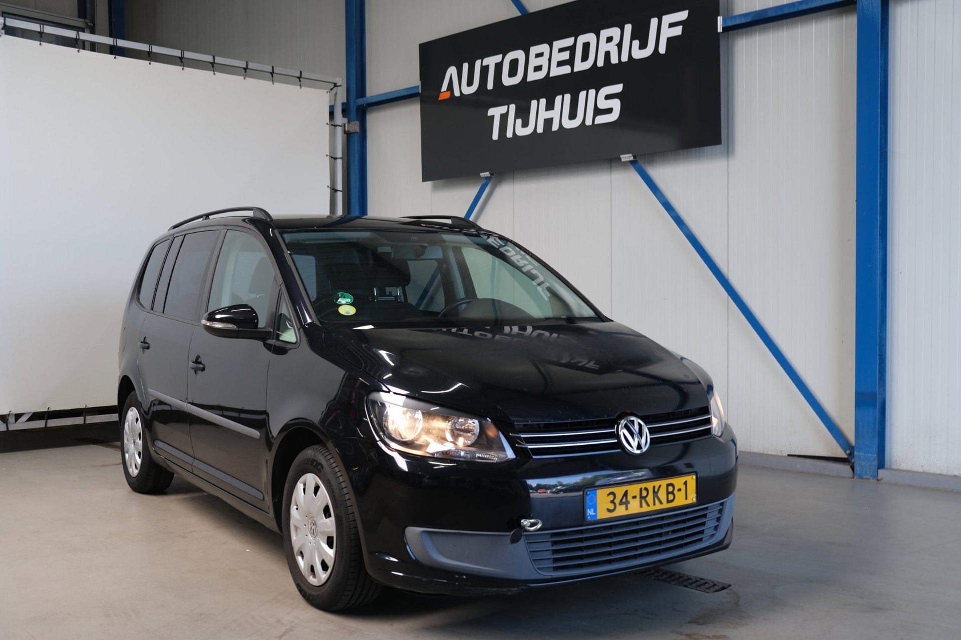 Volkswagen Touran 1.6 TDI BlueMotion > EXPORT <, Auto diversen, Schadeauto's, Volkswagen, Zwart, 1598 cc, MPV