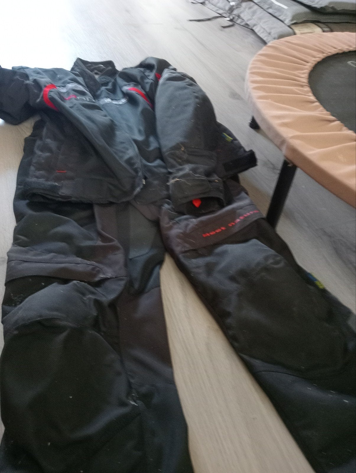 Motorpak - Zwart met rode accenten, Kleding | Heren, Broeken en Pantalons, Ophalen, Onbekend, Zwart, Maat 56/58 (XL)