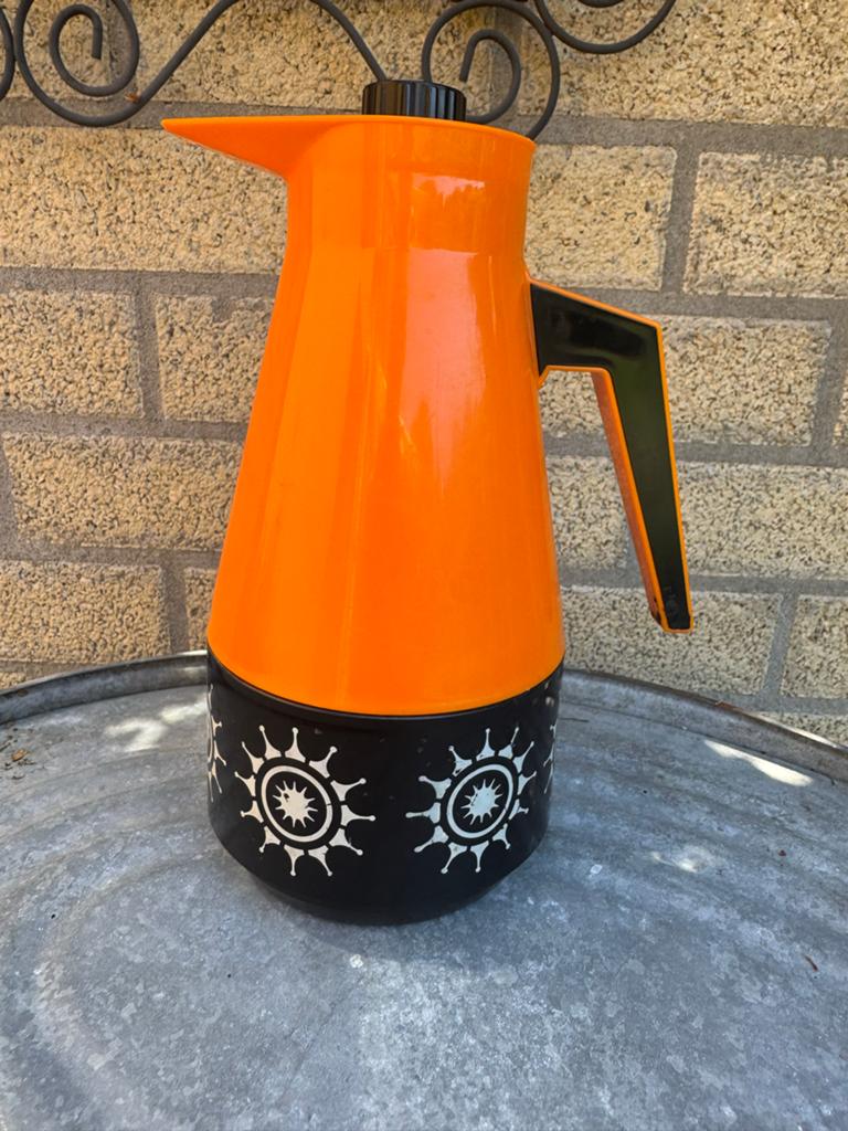 Retro thermoskan oranje met zwart - June Made in Sweden, Ophalen of Verzenden